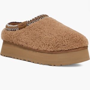 Women’s UGG maxi shearling platform slipper size 8